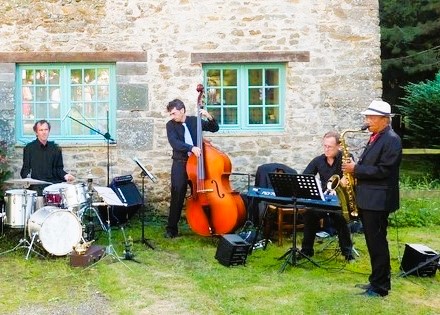 Photo du quartet sweetjazz pour réception en extérieur chateau dans le 35 rennes